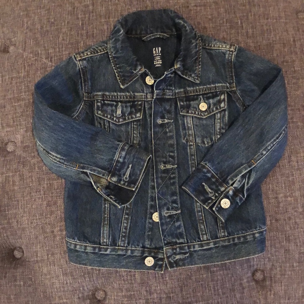 Dark denim Gap jacket